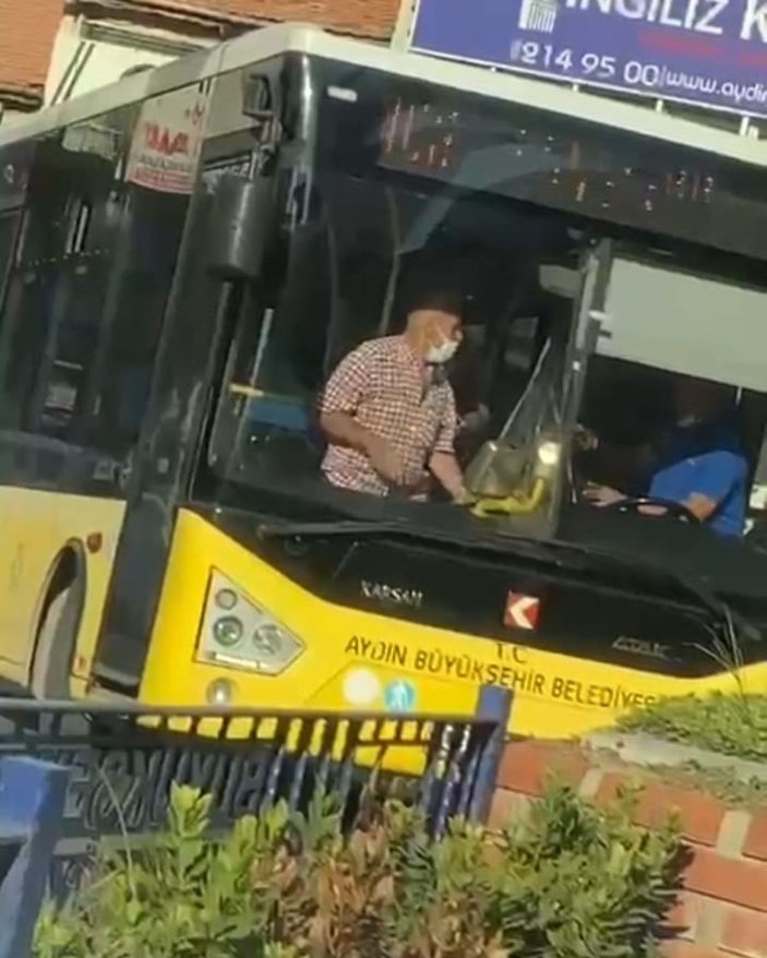 70 yaşındaki yolcu, otobüs şoförünü bıçaklamaya kalktı -3