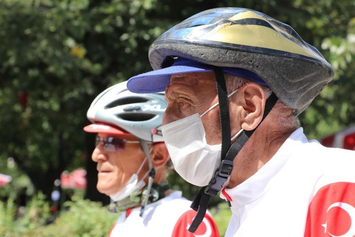 Eski milli bisikletçi kardeşler, günde 50 kilometre pedal çeviriyor -3