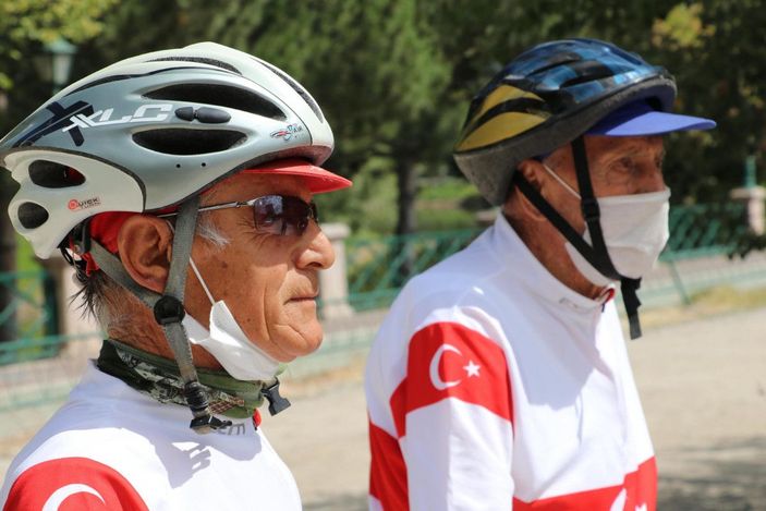 Eski milli bisikletçi kardeşler, günde 50 kilometre pedal çeviriyor -8