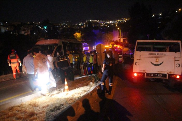 Muğla'da motosiklet ile yolcu minibüsü çarpıştı: 1 ölü 1 yaralı