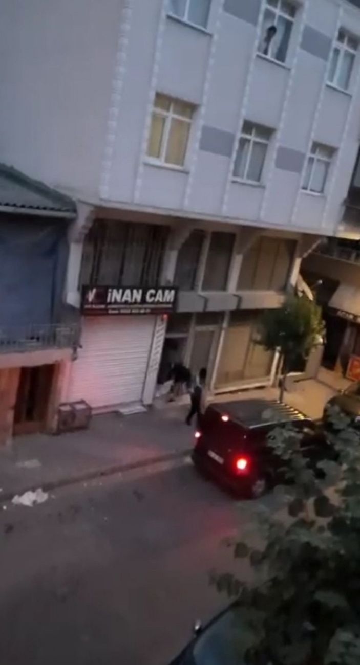 Güngören'de 1,5 ton bakır çalan hırsızların rahatlığı pes dedirtti; o anlar kamerada -1