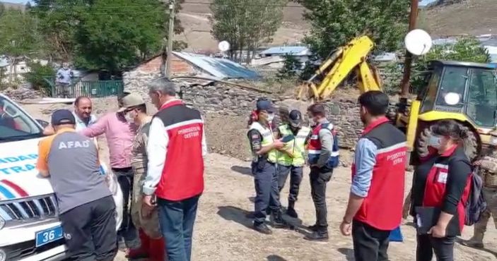 Kars'ta selden etkilenen köylerde hasar tespiti başladı -2