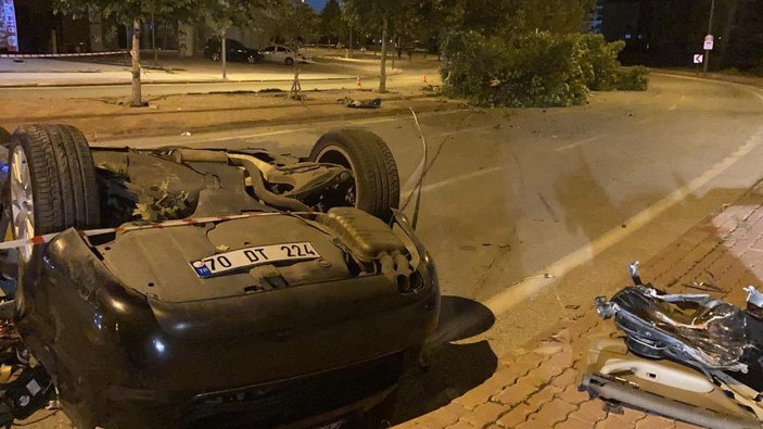 Konya'da otomobil takla attı: 3 genç öldü -3