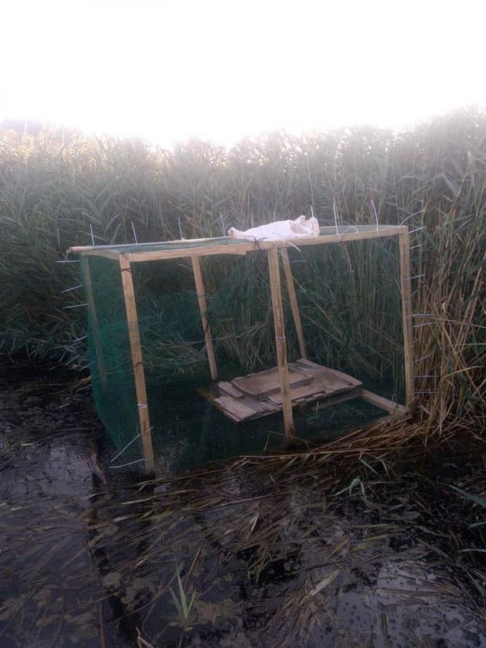 Enez'de yasa dışı avcılıkta kullanılan ördek kafesleri imha edildi -2