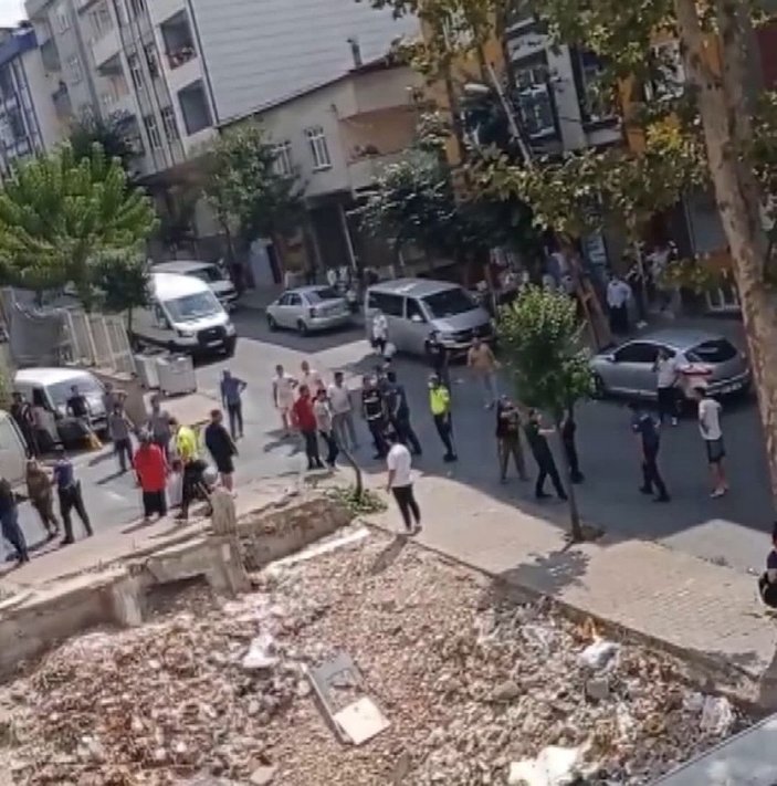 Bağcılar'da kavgaya polis müdahalesi sonrası sokak karıştı -2