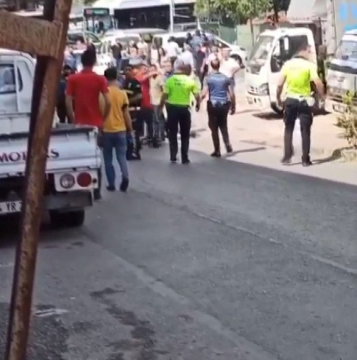 Bağcılar'da kavgaya polis müdahalesi sonrası sokak karıştı -1