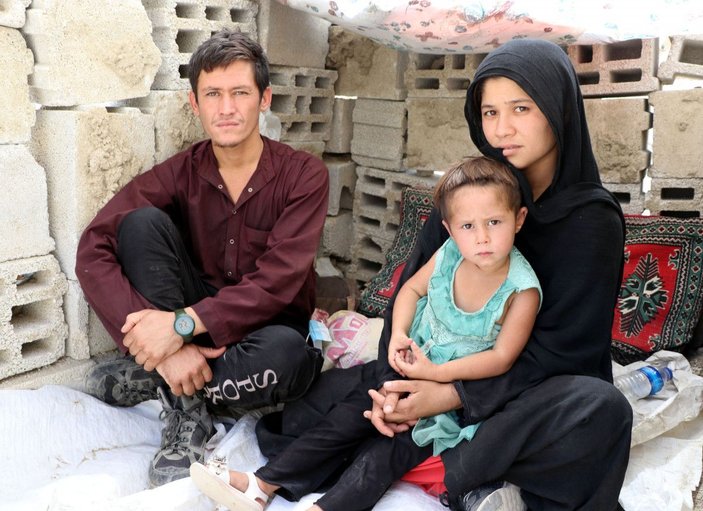 Eşi ve 3 yaşındaki çocuğuyla yaptığı 40 günlük umut yolculuğunu DHA'ya anlattı -3