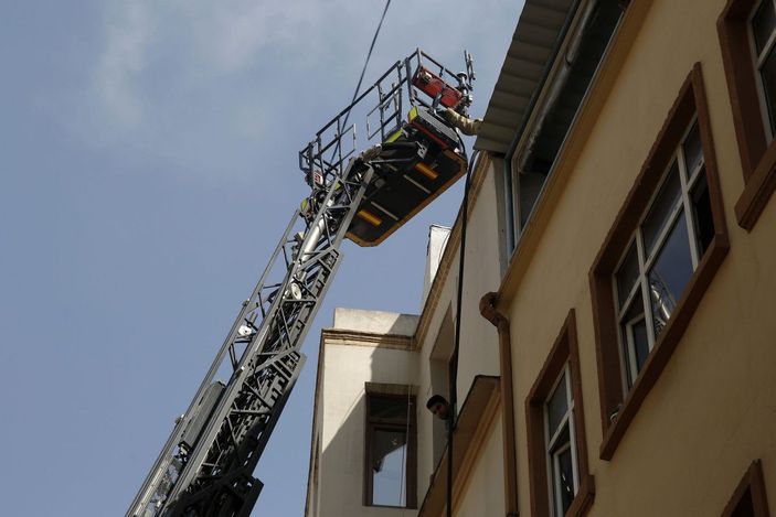 d Beyoğlu'nda dar sokaklar ve uygunsuz parklar nedeniyle yangına gecikmeli müdahale -5