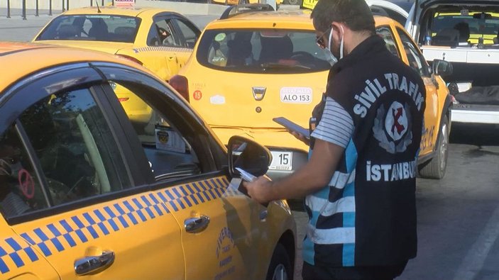 Taksim'de taksicilere polis denetimi -3