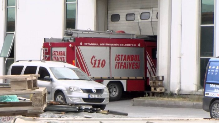 Bakırköy'de fabrikada yangın, çalışanlar kendilerini dışarıya attı -4