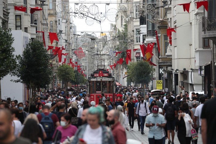 Fotoğraflar// Taksim'de yoğun maskesiz kalabalık -5