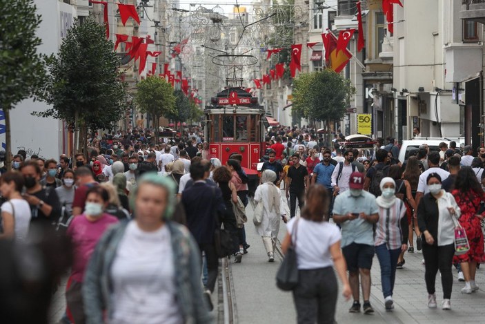 Fotoğraflar// Taksim'de yoğun maskesiz kalabalık -10