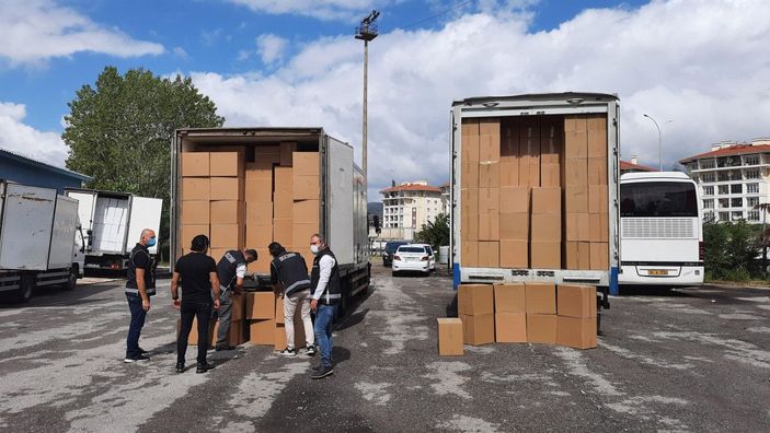 Kocaeli'de 20 milyon 500 bin adet makaron ele geçirildi -1