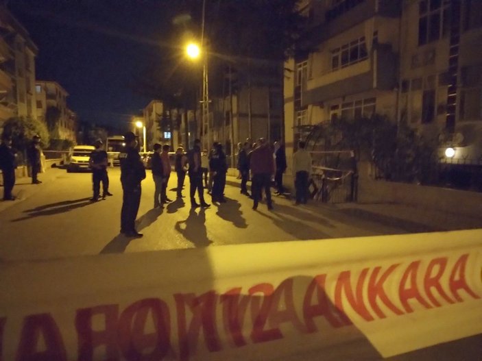 Ankara'da taşıyıcı kolonu çatlayan 4 katlı bina boşaltıldı