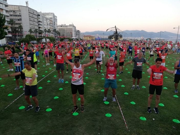 İzmir'de 9 Eylül Yarı Maratonu koşuldu