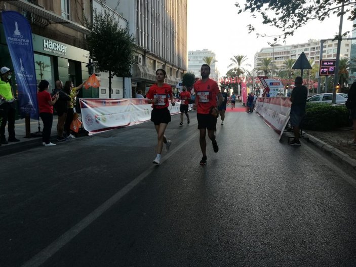 İzmir'de 9 Eylül Yarı Maratonu koşuldu