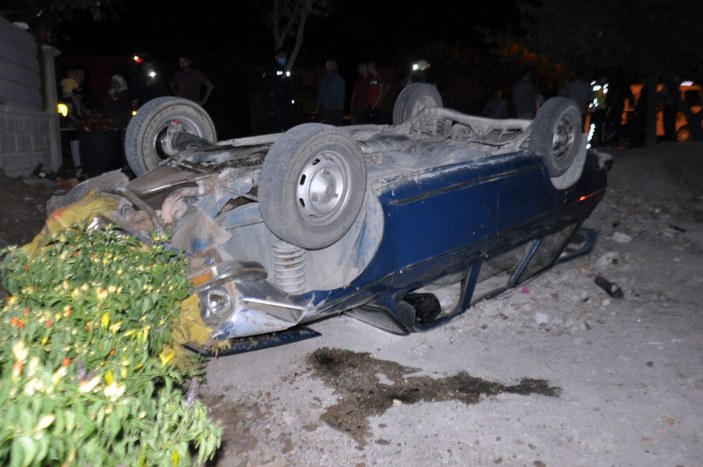 Karaman'da ehliyetsiz ve alkollü gencin sürdüğü araç takla attı: 2 yaralı