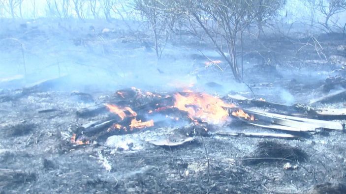 Büyükçekmece'de otluk alandaki yangın yerleşim alanlarına yaklaşınca panik yarattı -6