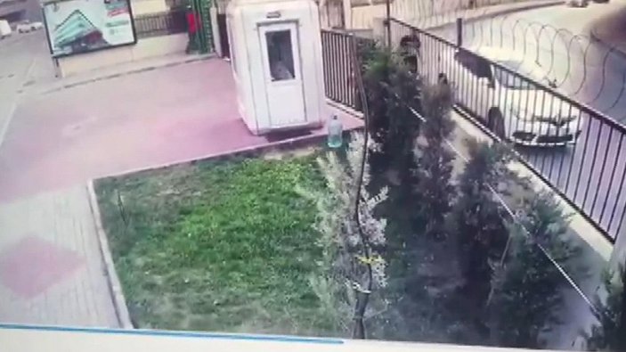 Esenyurt'ta sahte polis kimliği kullanarak gasp yapan şüpheliler yakalandı -1