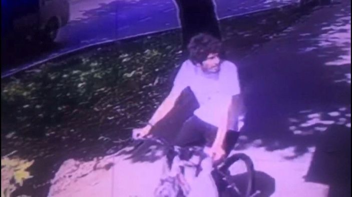 Hırsız, önce kolasını içti sonra bilgisayarı çaldı -6