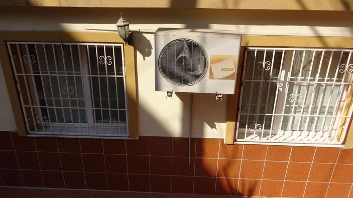 Kuzenini bıçaklayıp, başını ezerek öldürdü -6