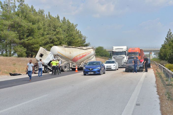 Adana'da zincirleme kaza: 1 ölü -1