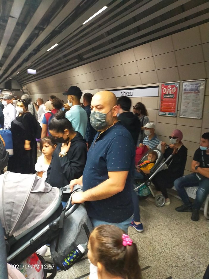 Marmaray'da arıza; yolcular rayların üzerinde yürüdü -6