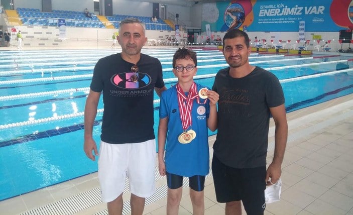 12 yaşındaki Yaman Rüzgar, yüzmede rekor üstüne rekor kırdı