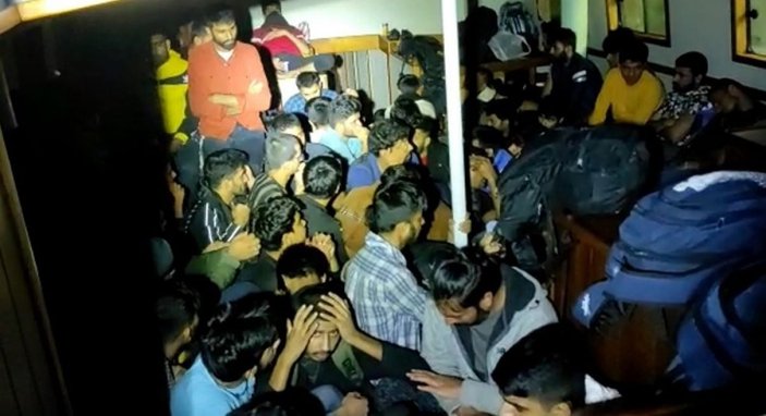 Çanakkale açıklarında 251 düzensiz göçmen yakalandı -2