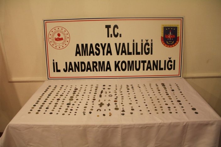 Amasya’da kavanozdan tarih çıktı: 312 tarihi eser ele geçirildi -1