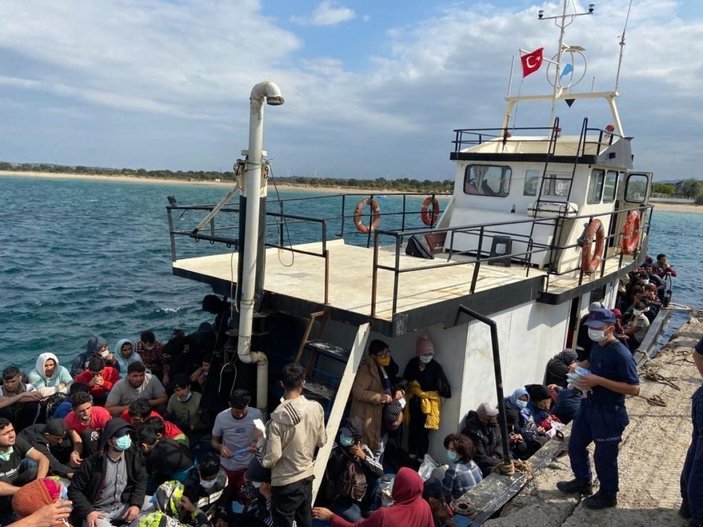 Çanakkale açıklarında 251 düzensiz göçmen yakalandı -1