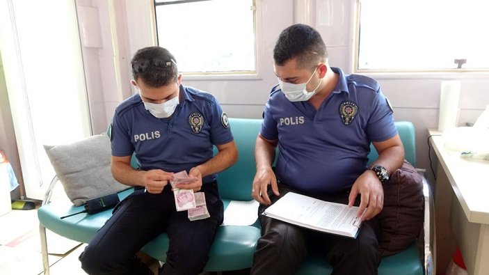 Poşet içinde bulduğu 50 bin lirayı polise teslim etti -6