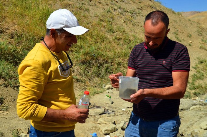 Muş'ta halk, mikrop saçtığı tespit edilen suyun şifa verdiğine inanıyor