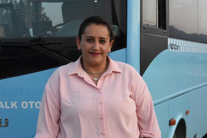Kütahyalı Yasemin, kentin ilk ve tek kadın halk otobüsü şoförü oldu -9