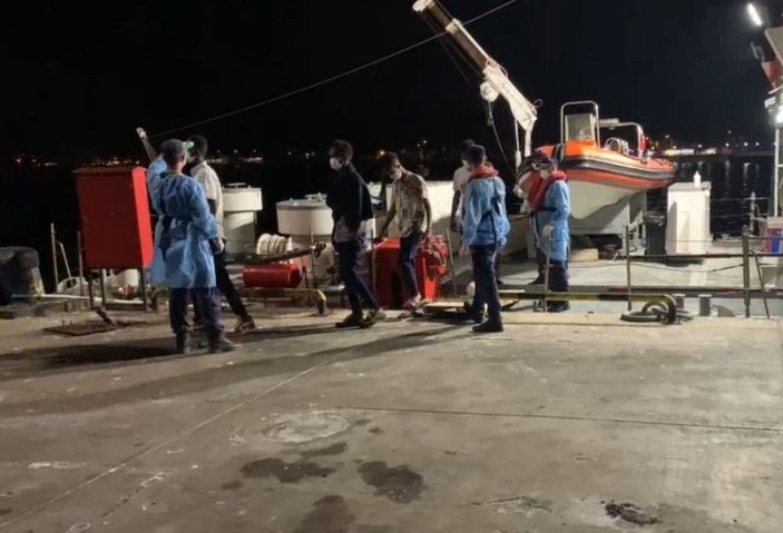 İzmir açıklarında 34 kaçak göçmen kurtarıldı -3