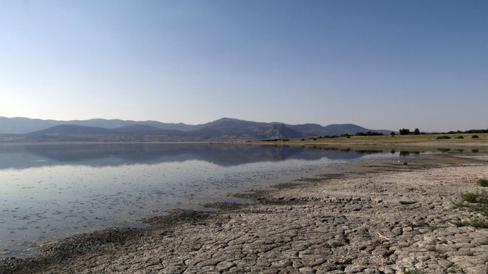 Burdur Gölü'ndeki kuraklığa karşı güneş panelleri kullanılacak