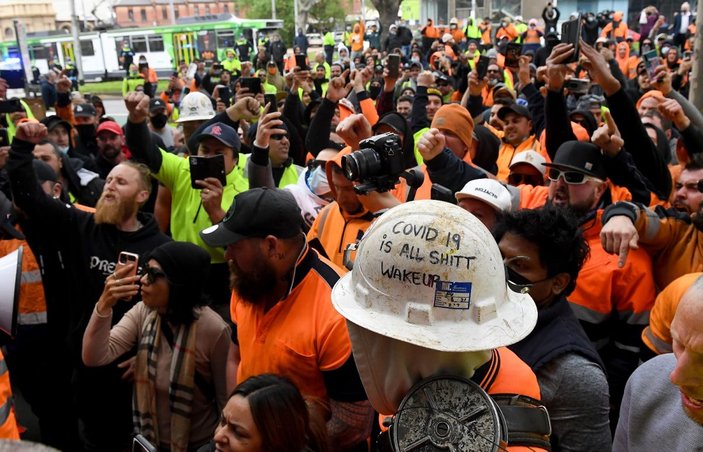 Avustralya’da inşaat işçilerinden aşı karşıtı protesto: Şantiyeler kapatıldı
