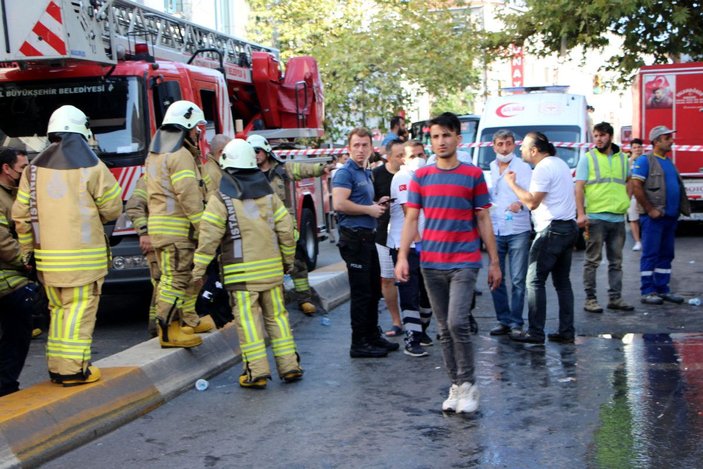 (Geniş haber) Beyoğlu'nda iş yerinde yangın: 12 kişi dumandan etkilendi -2