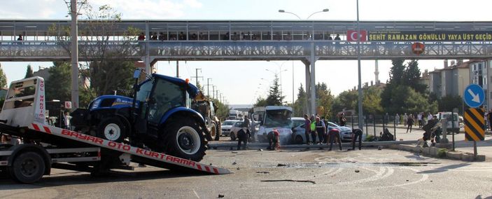 Freni boşalan TIR 6 aracı biçti, ortalık savaş alanına döndü; kaza kamerada -7