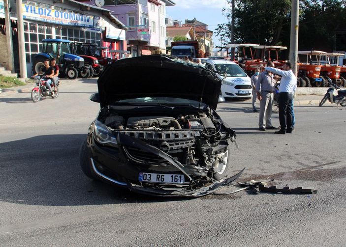 Freni boşalan TIR 6 aracı biçti, ortalık savaş alanına döndü; kaza kamerada -6