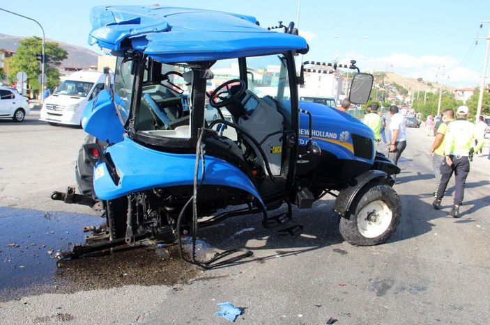 Freni boşalan TIR 6 aracı biçti, ortalık savaş alanına döndü; kaza kamerada -5