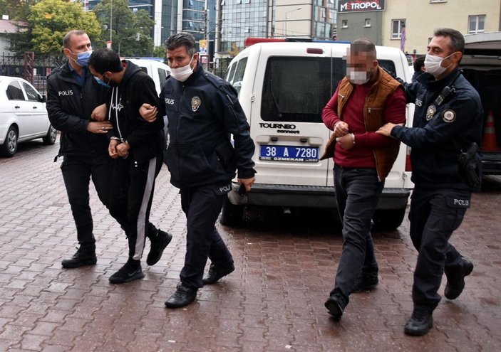 Çaldıkları otomobille gezerken yakalandılar -1