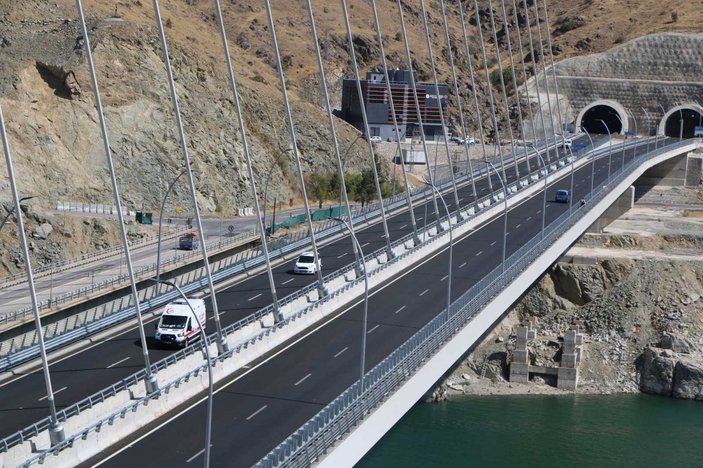 16 şehri birbirine bağlayan Kömürhan Köprüsü sürücülere kolaylık sağlıyor -14