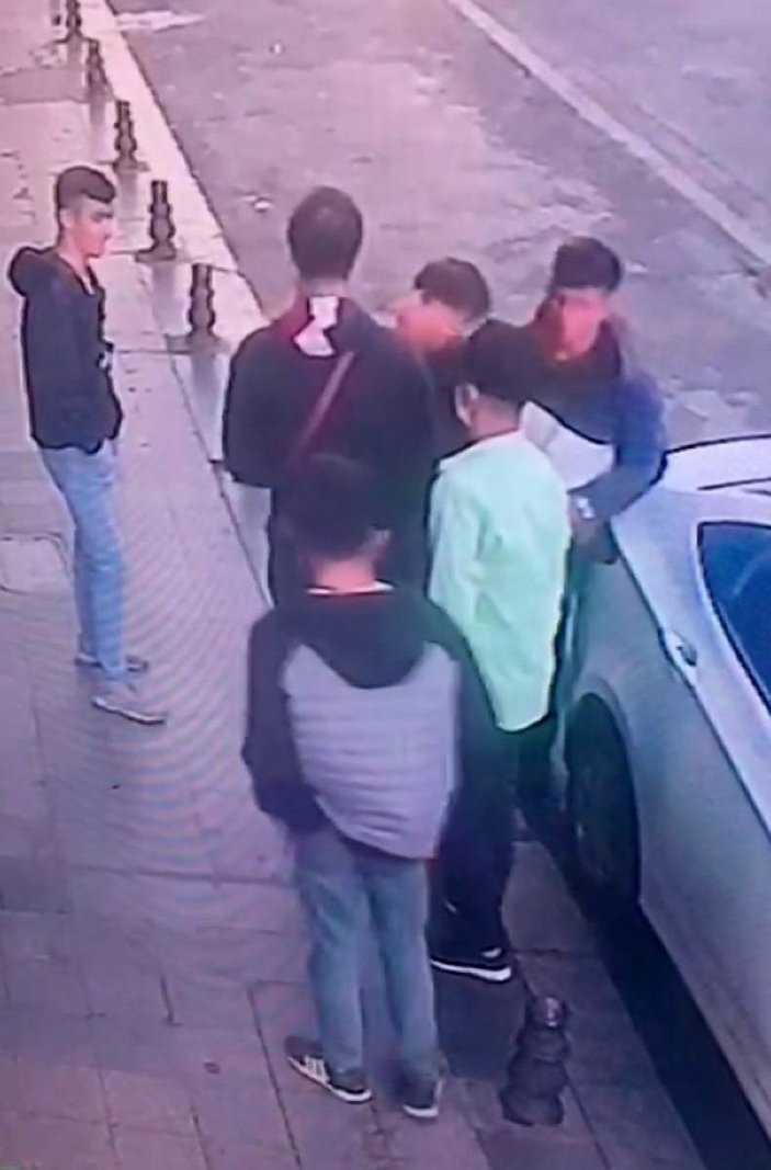 (Özel) Beyoğlu’nda organize yankesicilik: 5 kişi turistin telefonunu çaldı -2
