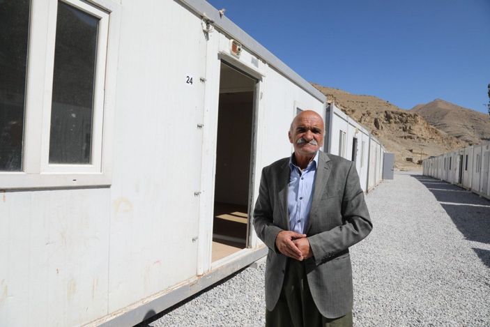 Van'da, selin vurduğu mahalleye konteynerler kuruldu -8