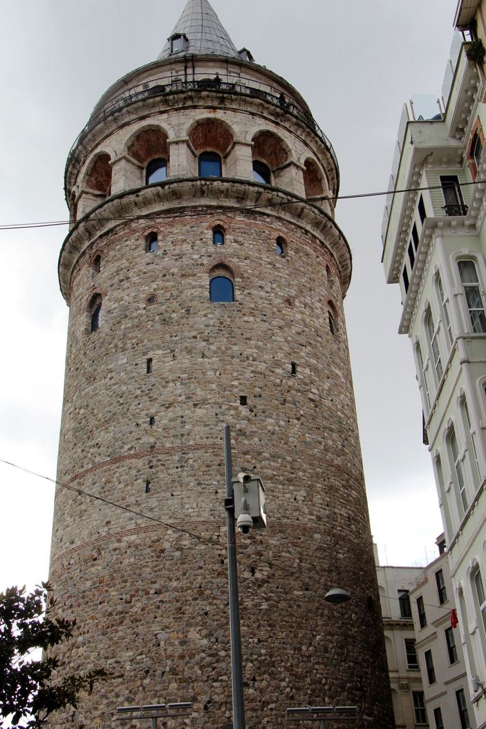 Galata Kulesi önündeki KGYS direğine 'fotoğraf' düzenlemesi -2