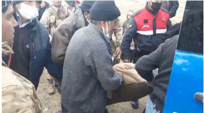 d Köyde su tartışması arbedesi; jandarma gazla müdahale etti, 4 kişi hastanelik oldu -2