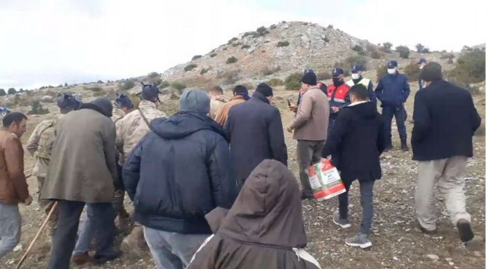 d Köyde su tartışması arbedesi; jandarma gazla müdahale etti, 4 kişi hastanelik oldu -9