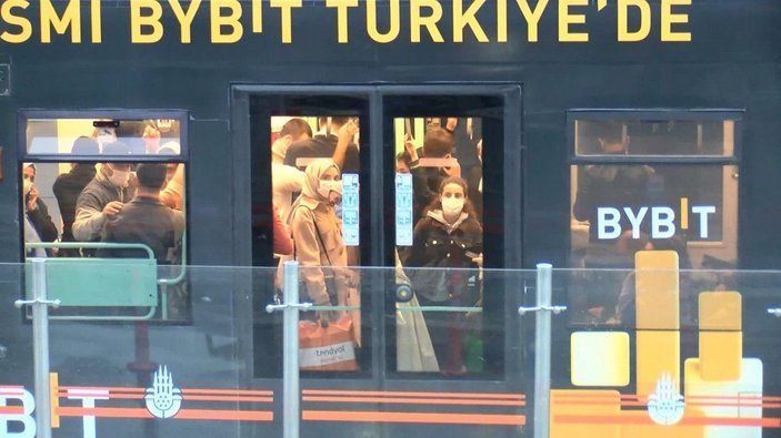 İstanbul'da iş çıkışı toplu taşıma araçlarında yoğunluk -5