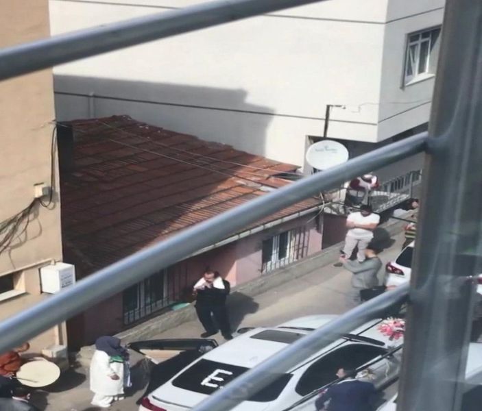 Pendik'te gelin alma kalabalığının içinde havaya 20 el ateş etti -2